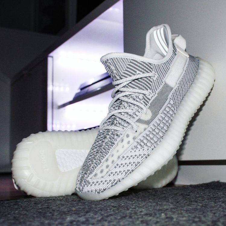 Tênis Yeezy Boost 350 V2 Importado - dudushoes