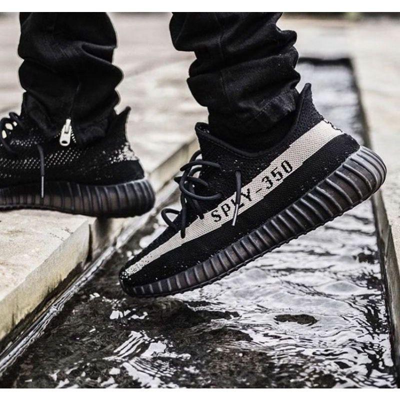 Tênis Yeezy Boost 350 V2 Importado - dudushoes